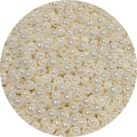 3.4mm Lustre Pearl Cream Drop Beads from beadmonster.co.uk 

with a single stitch hole at one end, Miyuki Drop Beads hang from the thread like a teardrop and are fabulous for fringe

tap the linktree in our profile, select Bead Monster, then scroll down the menu to our Miyuki Drop Beads page or visit beadmonster.co.uk ~ our prices include UK Postage and Packing with a low minimum order 

customers in EU countries and Northern Ireland : please email us first before placing an order as new GPSR regulations apply from 13/12/24

#BeadMonster #Beads #EverythingsBetterWithBeads #MiyukiDropBeads #CreamAesthetic
