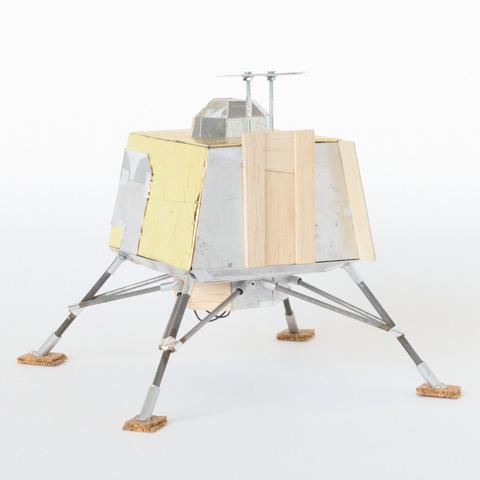 Sculpture by Aurel Porté inspired by the VIkram lunar lander. This piece employs poor or unsuitable materials for their purpose, evoking a vision of space exploration marked by a nuanced social reality, where a foreboding sense of tragedy (ecological, economic, migratory) has permeated the longing for elsewhere.
