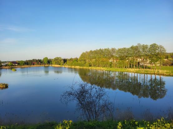 See in der Abendsonne zwischen Piła und Budzyń.
