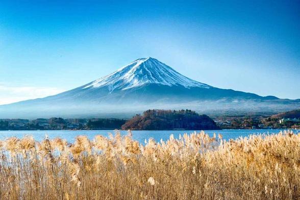 Mount Fuji Climber Rescued for the 2nd Time After He Tried to Look for His Phone