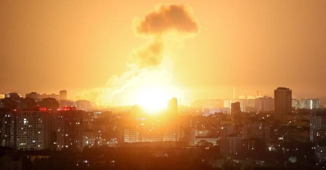  世界の軍事費2兆7200億ドル、冷戦後で最大＝ストックホルム研究所 | ロイター