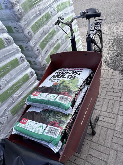 multasäkkejä laatikkopyörän laatikossa