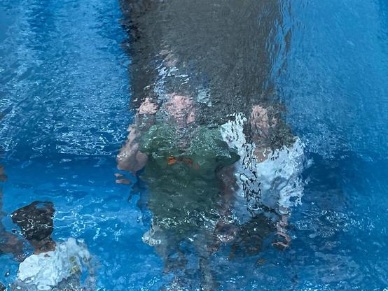 Met mijn partner in de 'Swimming Pool' 
een kunstwerk in Museum Voorlinden.