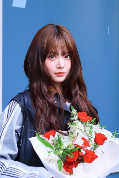 250307 Eunchae - KBS Music Bank "HOT" pre-recording
