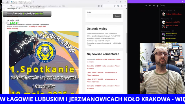 Andrzej Sierra Echo podczas audycji LAJW na YouTube, pokazujący swoją stronę internetową sierraecho.pl, a na niej plakat promujący 1. Spotkanie Krótkofalowców Łączności Kryzysowej i Sympatyków nad Jeziorem Tarnobrzeskim 10 maja 2025 r. Na górze plakatu widnieje emblemat Rzeszowskiej Krótkofalarskiej Sieci Ratunkowej, nad którym rozpościera się łuk utworzony z hasła "Z PASJĄ ŁĄCZYMY LUDZI".