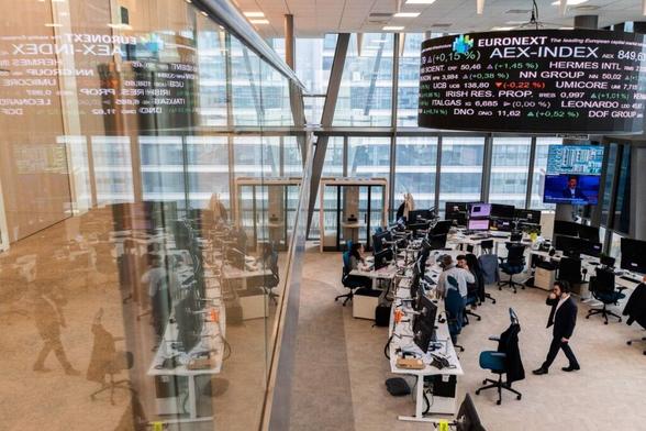 【欧州市況】株は６日続伸、企業決算に注目－国債は軒並み上昇 - Bloomberg