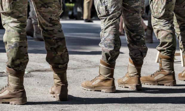 Imagen de archivo de un detalle de botas de militares. (Getty Images)