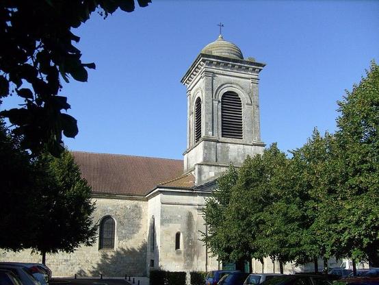 Ancien temple protestant, aujourd'hui église catholique Saint-Martin à #Pons (#CharenteMaritime) Le protestantisme prend son essor dans la ville de Pons vers le dernier tiers du XVIe siècle. Un premier temple e...
Suite 👉 https://monumentum.fr/monument-historique/pa17000019/pons-ancien-temple-protestant-aujourdhui-eglise-catholique-saint-martin
#Patrimoine #MonumentHistorique
Photo CC-BY-SA 4.0 : Cobber17