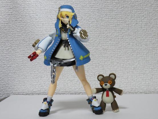 The bear plushie "Roger" is included in this kit, too.