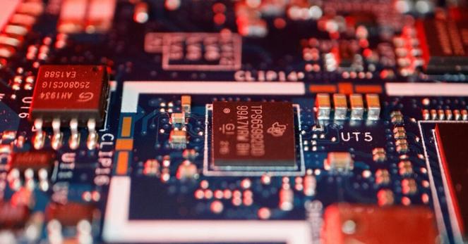 世界の半導体株が軒並み安、エヌビディアＡＩ半導体輸出規制受け | ロイター