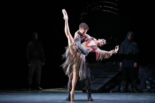 Principals Ana Gallardo Lobaina as the Firebird and Joshua Guillemot-Rodgerson as Arrow. Photo by Stephen A'Court.