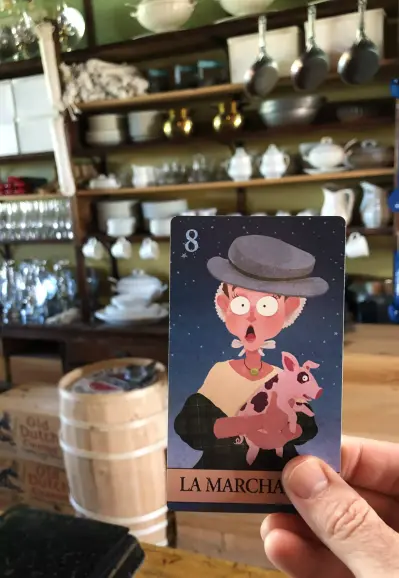 La marchande au Magasin général. Carte du jeu Les loups-garous de Saint-Adelphes-du-lac.