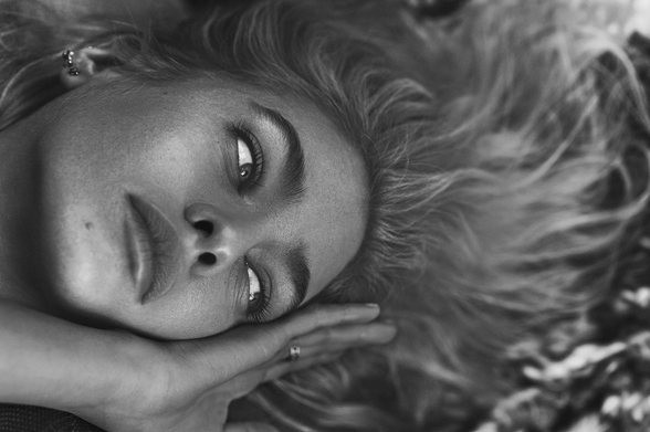 Stella Maxwell