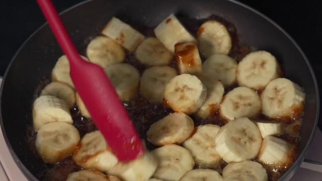 Whisk condensed milk with banana! You'll be amazed ! No baking, no flour, no eggs