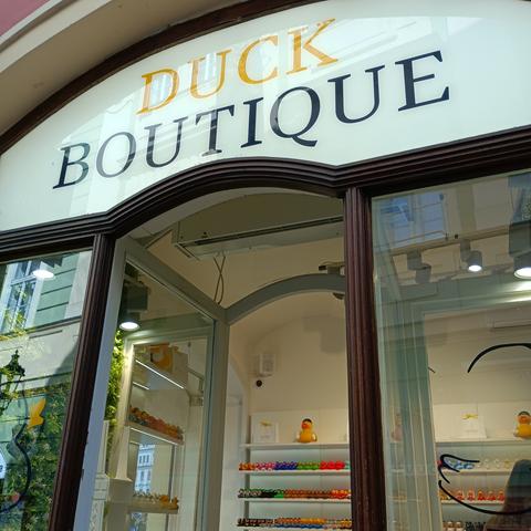 Eingang eines Geschäftes das Duck Boutique heißt