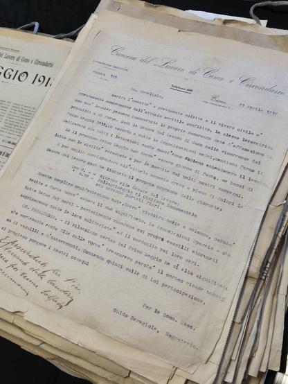 Documento della Camera del Lavoro di Como e Circondari, datato 21 aprile 1916, riguardante il 1 maggio e le celebrazioni di quell'anno, conservato all'Archivio di Stato di Como.