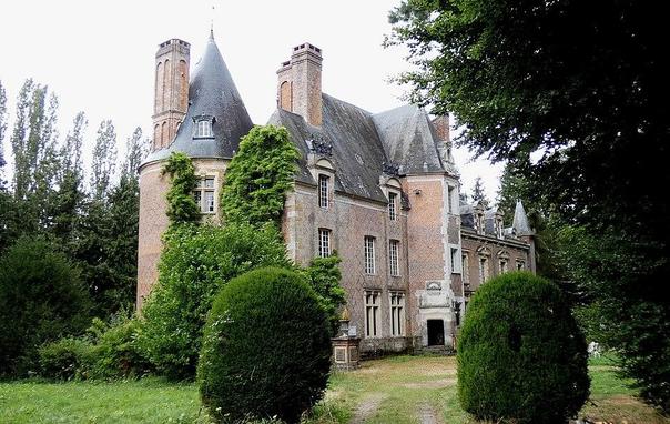 Domaine du Fontenil à #SaintSulpicesurRisle (#Orne) La partie la plus ancienne du domaine est actuellement la chapelle qui paraît remonter au XVe siècle. Une partie du château aurait été construite en 1544. En ...
Suite 👉 https://monumentum.fr/monument-historique/pa00110979/saint-sulpice-sur-risle-domaine-du-fontenil
#Patrimoine #MonumentHistorique
Photo CC-BY-SA 4.0 : Ikmo-ned