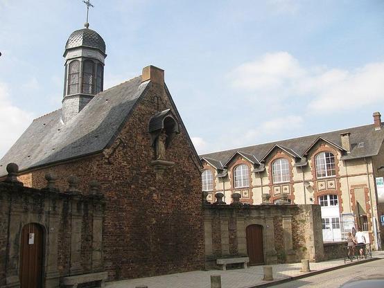 Chapelle Notre-Dame-de-Lorette à #Alençon (#Orne) Louis Sevin, prêtre, avait désiré ériger une chapelle en l'honneur de la Vierge de l'Incarnation. Elle est bâtie sur le modèle de la Sancta Casa. Pour évoquer l...
Suite 👉 https://monumentum.fr/monument-historique/pa00110690/alencon-chapelle-notre-dame-de-lorette
#Patrimoine #MonumentHistorique
Photo CC-BY-SA 4.0 : Frederic.bd