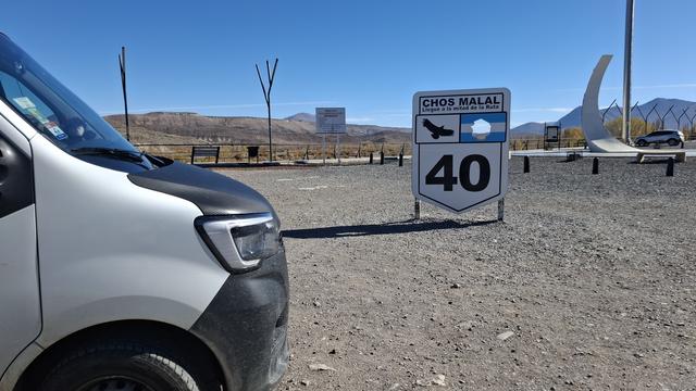Mittelpunkt der Ruta 40 in Chos Malal. Ein gut besuchter Ort.