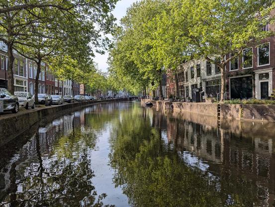 The same canal from a different angle.