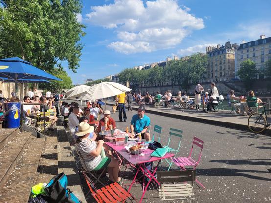 Terrasse Chez Daniel sur les quais de Seine