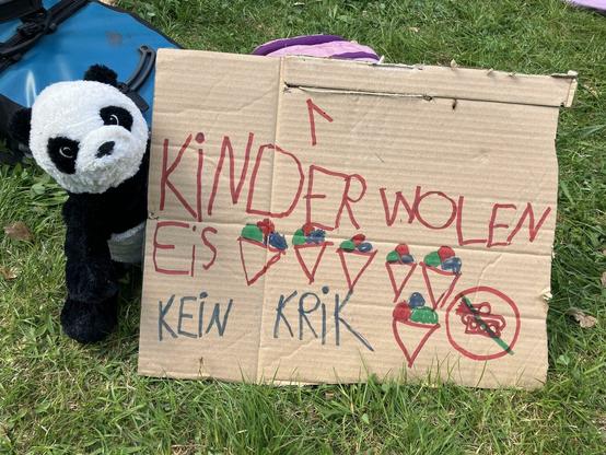 Kinder wollen Eis, keinen Krieg!