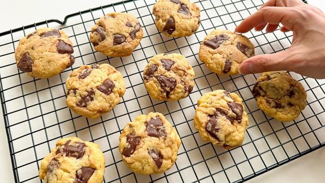 簡単チョコチャンククッキーの作り方｜混ぜて焼くだけ