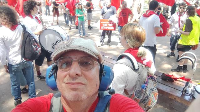 סלפי בגן מאיר. מאחורי ההכנות לצעדה