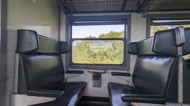 Comfortable seat bench group in a BDŽ class 32.