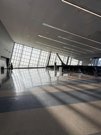 Happy window Friday from the Harry Reid Airport in Las Vegas, Terminal 1 is pretty quiet today. #fensterfreitag #windowfriday #lasvegas #airport #window #photography #photo