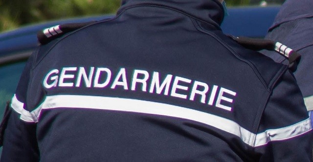 gendarme vu de dos