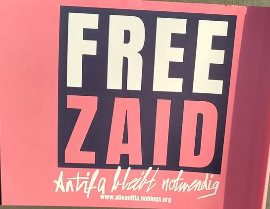 Fähnchen mit Aufschrift "Free Zaid"