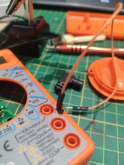 multimeter case with two goldpin outputs