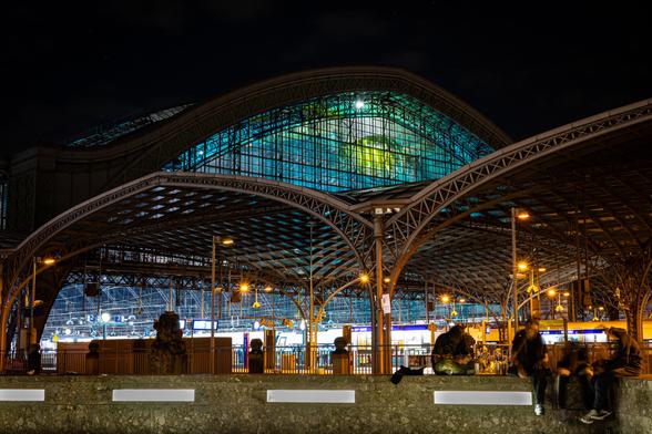 Long exposure at Cologne main station.