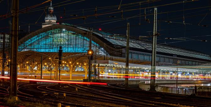 Long exposure at Cologne main station.