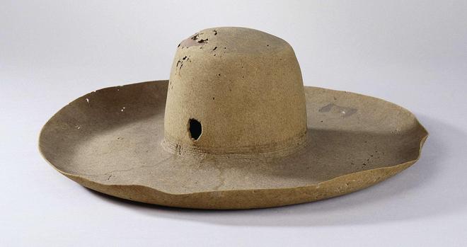 Ernest Casimir’s Hat with a Bullet Hole, anonymous, in or before 1632