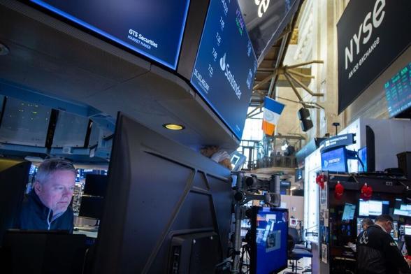 【米国市況】Ｓ＆Ｐ500が８日続伸、リスク志向が復活－ドル145円台 - Bloomberg