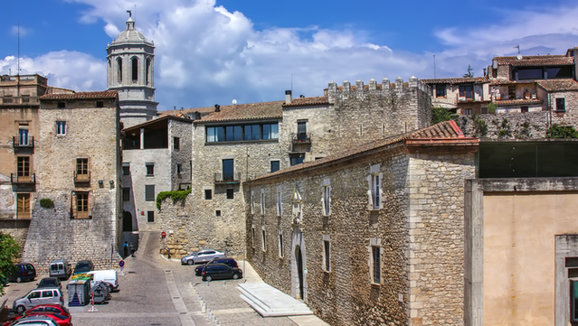 Carrer del centre de Girona (iStock/Borisb17)