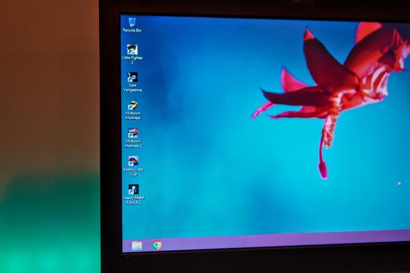 A shot of a Windows 8 Desktop showing shortcuts to a few games.