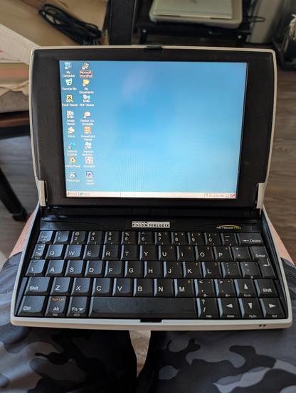 A Psion netbook pro showing the WinCE desktop.