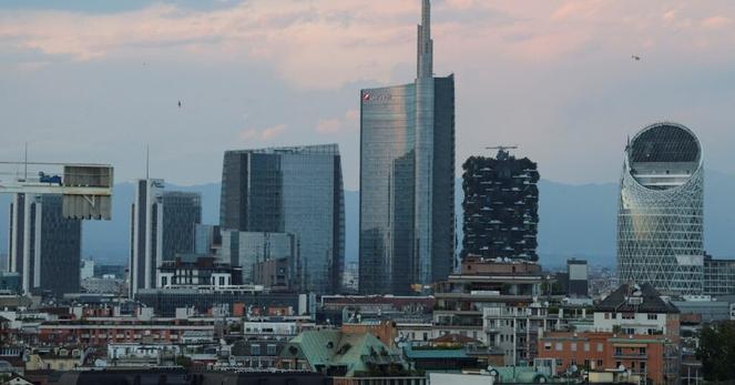 Ｓ＆Ｐ、イタリア格付けを「ＢＢＢ＋」に引き上げ　見通し「安定的」 | ロイター