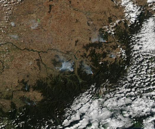 Fires_in_Southeast_Australia_(MODIS_2025-05-03).jpg