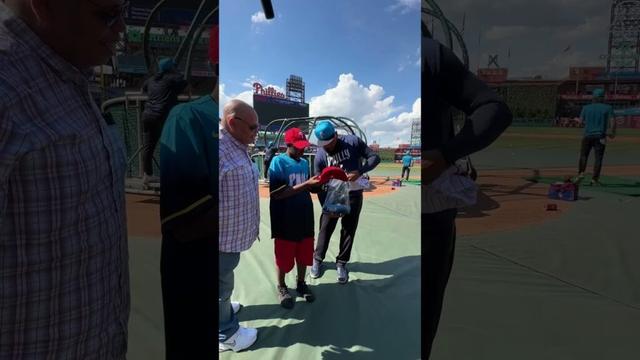 Jose Alvarado invites fan to BP!