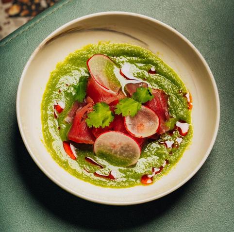 A plate of tuna aguachile.