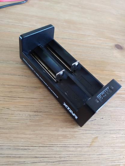 Chargeur pour accus 18650