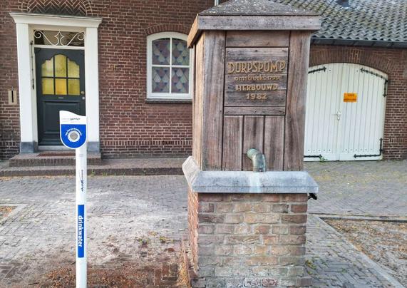 #Contrasts
An old #waterwell and a new water #drinkingpoint. 
#Cuijk