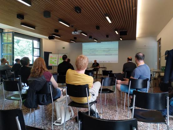 Hannes beim Talk zu Tool für html back to back Abgleich