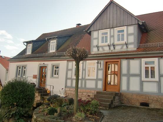 Alte Oberförsterei, erbaut Anfang des 18. Jahrhunderts
(Bild: Wikimedia Commons, CC-BY-SA 3.0 nicht portiert“, „2.5 generisch“, „2.0 generisch“ und „1.0 generisch“, Urheber: V., 2010)