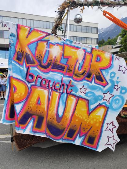 Graffiti Transparent "Kultur braucht Raum"