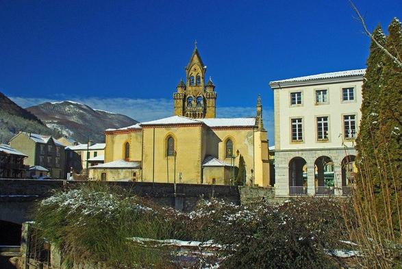Eglise Saint-Etienne, située au bourg à #Seix (#Ariège) Cette église fait partie d'un ensemble d'églises d'influence coloniale espagnole, construites dans les vallées du Saint-Gironnais au XVIIIe siècle. Cette ...
Suite 👉 https://monumentum.fr/monument-historique/pa00093918/seix-eglise-saint-etienne-situee-au-bourg
#Patrimoine #MonumentHistorique
Photo CC-BY-SA 4.0 : PierreG 09